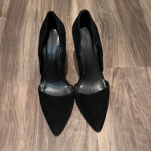 Black d’Orsay pumps